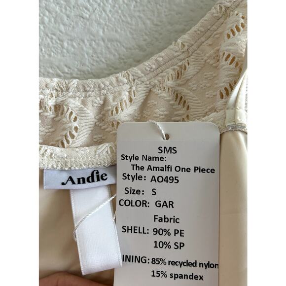 Andie Swim The Amalfi One Piece in Gardenia Cream Scallop Crochet S NWT - Picture 5 of 7